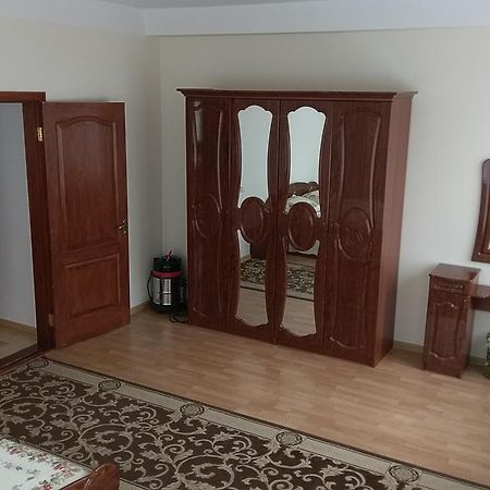 Sviatoshyn Aparthotel Kiev Eksteriør bilde
