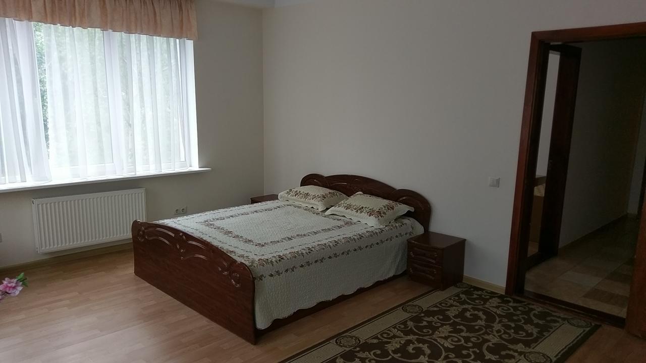 Sviatoshyn Aparthotel Kiev Eksteriør bilde